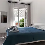 In 8034 Apartman *