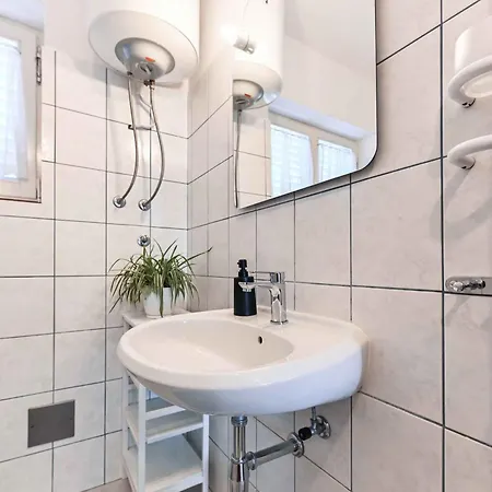 In 8034 Apartment Biograd Na Moru