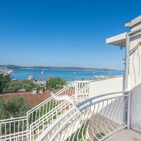 In 8034 Apartamento Biograd Na Moru
